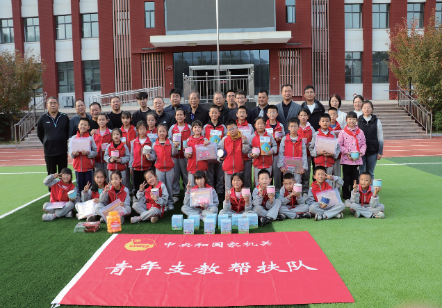 照金支教幫扶隊(duì)開展校際結(jié)對(duì)幫扶。