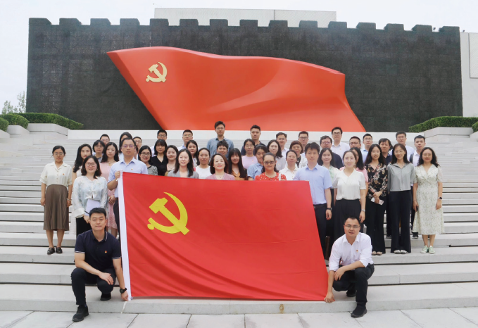 2024年7月5日，中國銀行直屬機關(guān)黨委在中國共產(chǎn)黨歷史展覽館開展總行機 關(guān)主題閱讀活動。